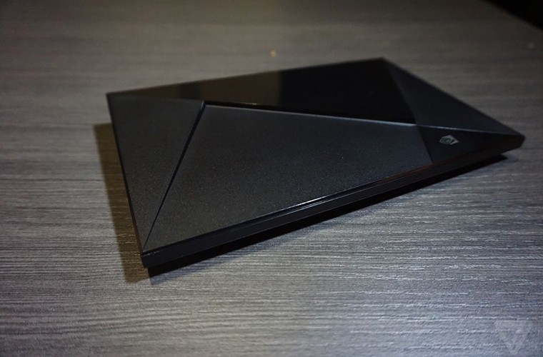  Máy chơi game nVidia Shield là một hệ thống set top box Android, nhưng lại có thiết kế làm nhiều người liên tưởng đến game console của Sony.